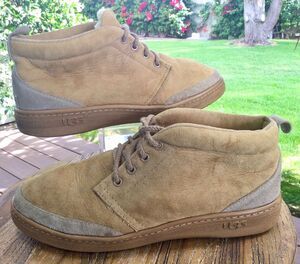 Vintage UGG Chukka Boots Mens Size 11 Two Tone Suede Wool Lined Winter Cozy